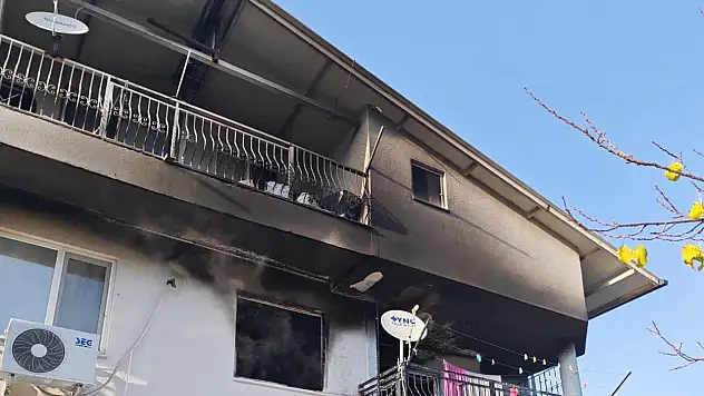 Ev alevlere teslim oldu facianın eşiğinden dönüldü