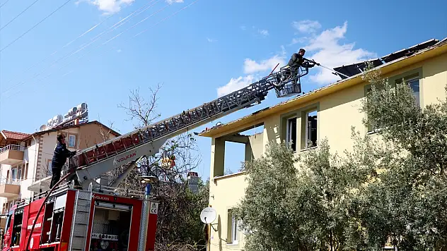 Evde çıkan yangın itfaiye ekiplerince söndürüldü