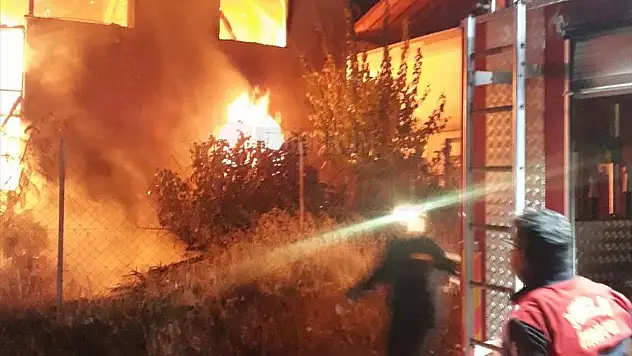 Evde Çıkan Yangın Söndürüldü