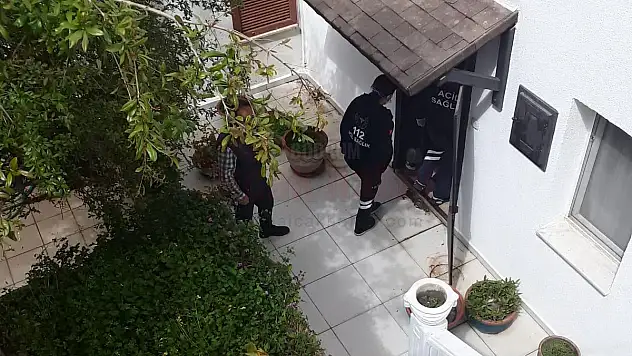 EVİNDE ÖLÜ BULUNDU