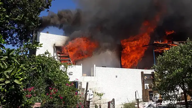 Psikolojik Sorunları Olan Kişi Evi Ateşe Verdi ve Kuyuya Atladı