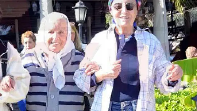 FATMA GİRİK'İN ANNESİ HAYATINI KAYBETTİ