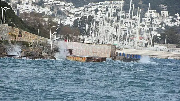 Feribot Seferlerine Fırtına Engeli