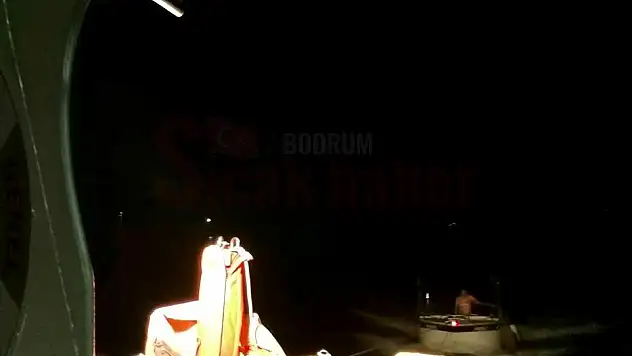 Fethiye açıklarında sürüklenen teknedeki 12 kişi kurtarıldı