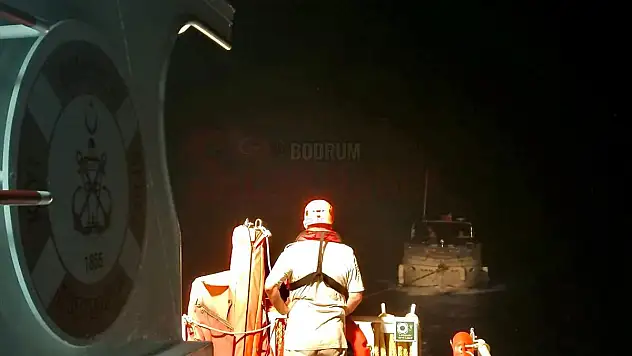 Fethiye açıklarında sürüklenen yattaki 2 kişi kurtarıldı
