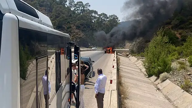 Seyir halinde alev alev yandı.