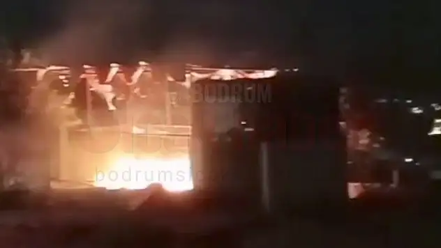 Fırtınadan Kopan Teller Yangın Çıkarttı