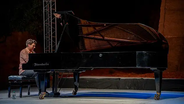 Fransız Piyanist Olivier Moulin'den Klasik Müzik Ziyafeti