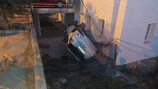 Fren yerine Gaza Basan Sürücü Boşluğa Düşüp Yaralandı