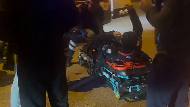 Gazderesinde motorsiklet kazası kurye yaralandı