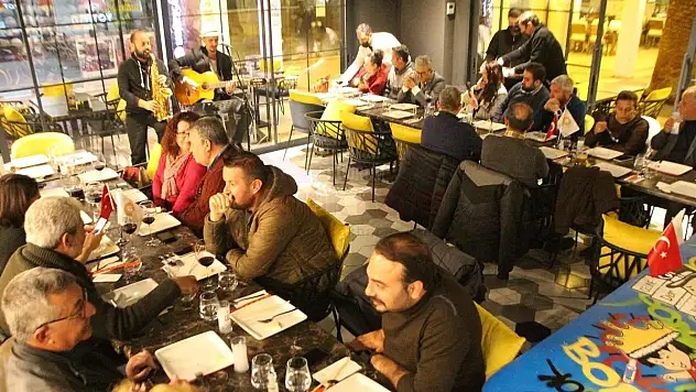 Gazeteciler Oasis'in Davetinde Buluştu