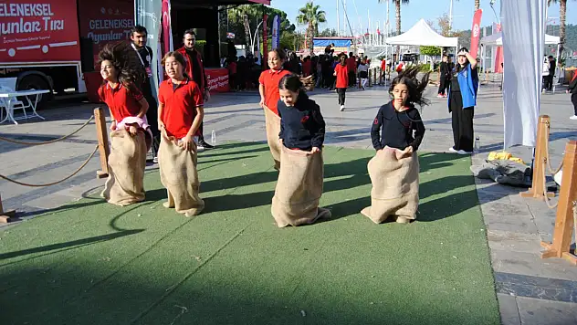 Geleneksel Oyunlar Tırı büyük ilgi gördü