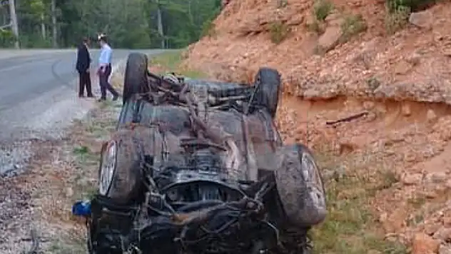 Genç Parti İl Başkanı ve oğlu Kazada Yaralandı