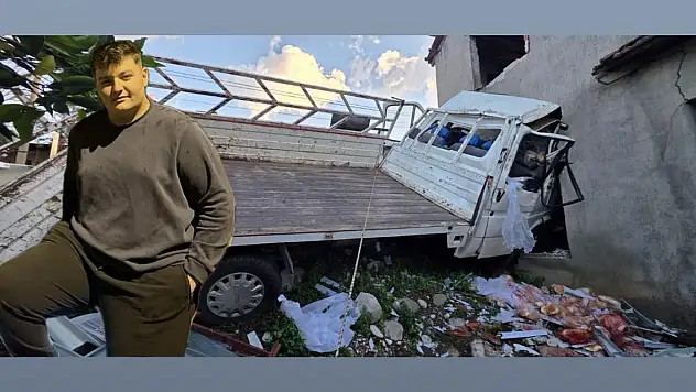 Genç sürücü tüm müdahalelere rağmen kurtarılamadı