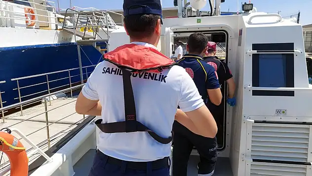 Gezi Teknesinde Rahatsızlanan Vatandaşa Tıbbi Tahliye