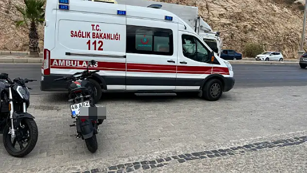 Gidon Hakimiyetini Kaybeden Sürücü Düşüp Yaralandı