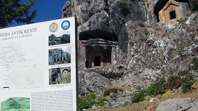 Gizemli Kent Thera'da Tiyatro Gün Yüzüne Çıktı