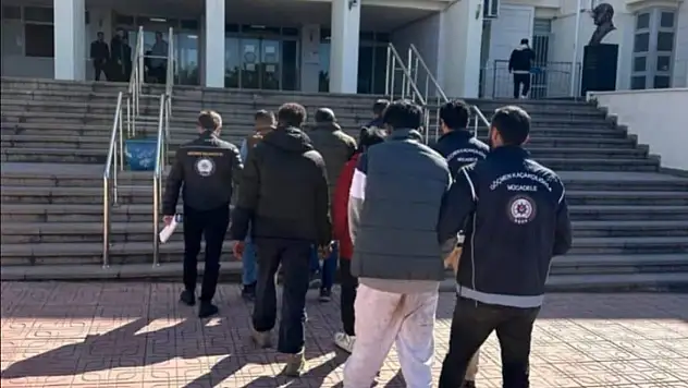 Göçmen Kaçakçılığı Operasyonunda 3 Kişi Tutuklandı