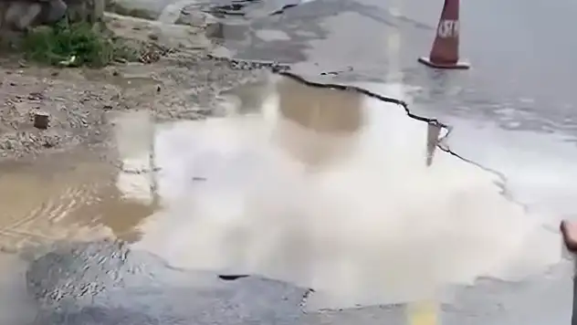 Göle Dönüşen Yol Pes Dedirtti