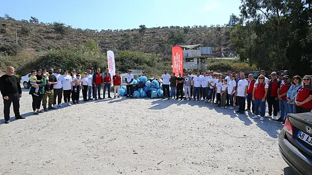 Güllük Lagünü'nde Çevre Temizliği Yapıldı