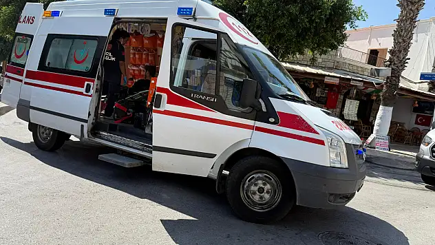 Gümbet'te Motosiklet Kazası: Kurye Yaralandı
