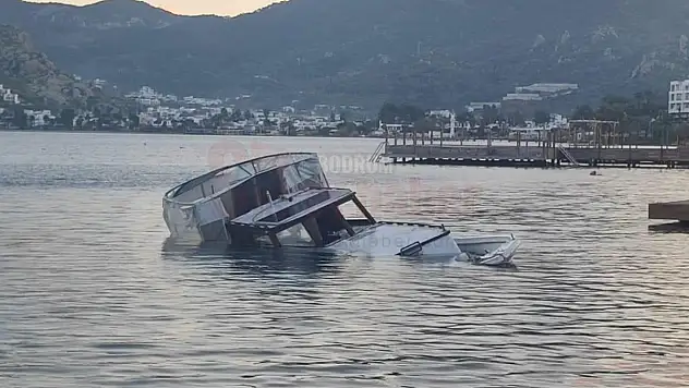 Gündoğan'da Vatandaşlar Fırtına Sonrası Tekneleri Kurtarmaya Çalışıyor