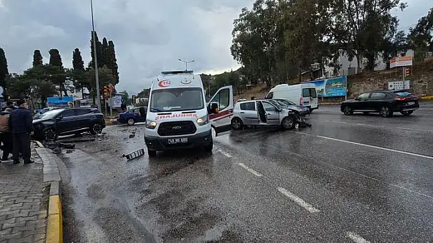 Gürece Kavşağında Trafik Kazası:7 Kişi Yaralandı