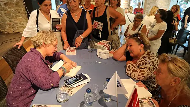 HACER FOGGO 'ASKIDA HAYATLAR' KİTAP İMZA GÜNÜ