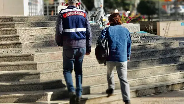 Hakkında Yakalama Kararı Bulunan Şahıs Jandarma Ekiplerince Yakalandı