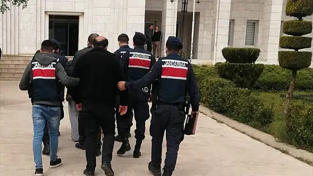 Haklarında hapis cezası bulunan 3 hükümlü yakalandı