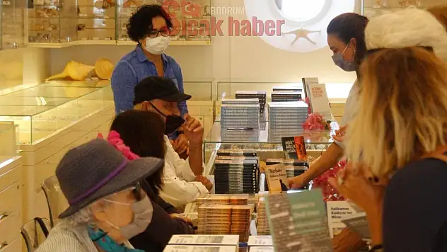Halikarnas Balıkçısının Kitap Yazarları İmza Töreni Başladı