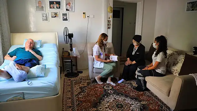 Hasta Yakınlarına 'Refakatçi Eğitimi'