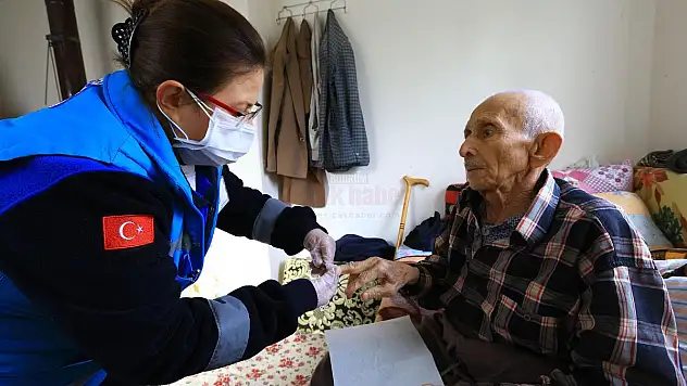 Hastalara, Kendi Konfor Alanları Olan Evlerinde Bakım Hizmeti