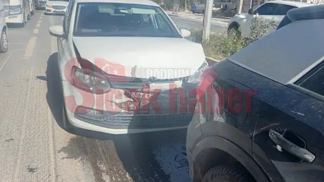 Hızını Alamadı, Arkadan Çarptı...