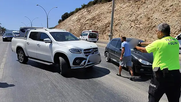 İbrahim Tatlıses'in kızı Dilan Çıtak Polisin Üzerine Araba Sürdü!