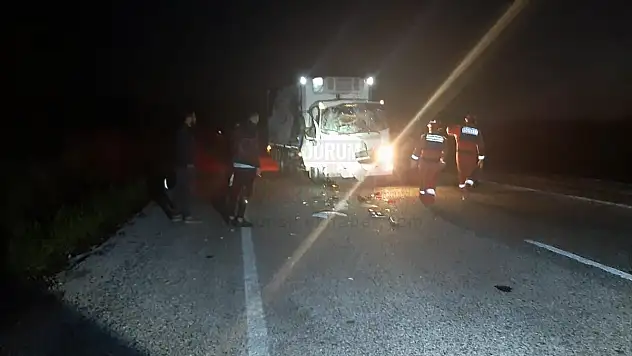 İki Kamyonun Çarpıştığı Trafik Kazasında 2 Kişi Yaralandı