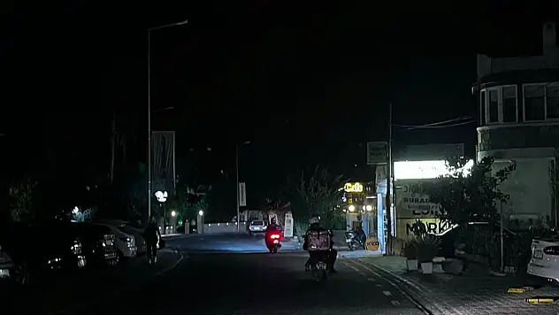 İki sokak karanlığa gömüldü !