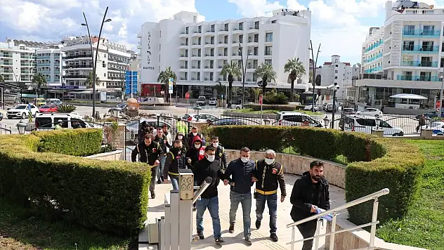 İş Adamına Silahlı Saldırı Düzenleyen 2 Kişi Tutuklandı