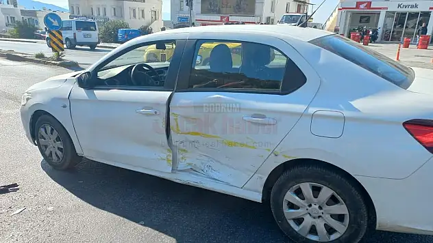 Işık İhlali Yapan Ticari Araç Kaza Yaptı Kazada 1 Kişi Yaralandı
