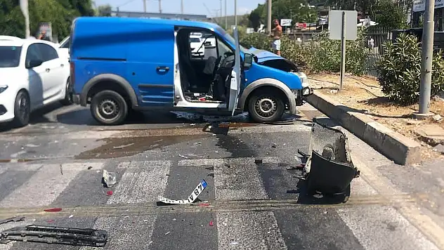 Işıklarda Duran Cipe Çarptı, 2 Yaralı