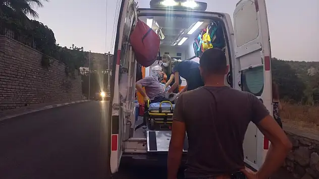 Islak Yolda Motosikleti ile Kayarak Düşen Yaşlı Adam Kazada Yaralandı