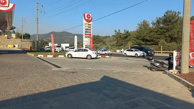 İstasyona Giren Araca Hızla Çarpan Motosiklet Sürücüsü Yaralandı