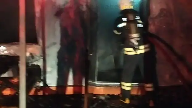 İşyerinde Çıkan Yangında Maddi Hasar Meydana Geldi