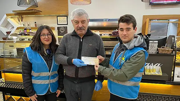 İYİ GENÇLİK ESNAFIN YANINDA