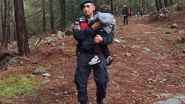 Jandarma Operasyonlarında 127 Göçmen ile 2 Organizatör Yakalandı