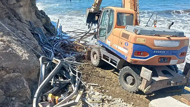 Kaçak İskelelerin Kaldırılmasına Devam Ediliyor