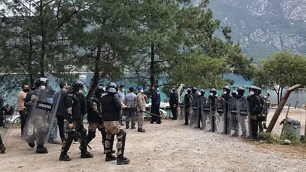 Kaçak yapıların yıkımı sırasında gerginlik yaşandı