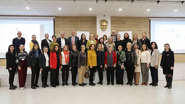 Kadın ve Çocuk Yoksulluğuna Dikkat Çeken Panel