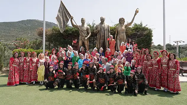 Kadın Velilerden Halk Oyunları Gösterisi: TED Bodrum'da Unutulmaz 19 Mayıs
