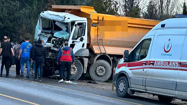 Kafa Kafaya Çarpıştılar, 2 Yaralı